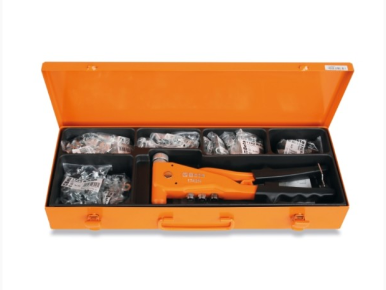 RIVETTATRICE 1742 CON 400 INSERTI