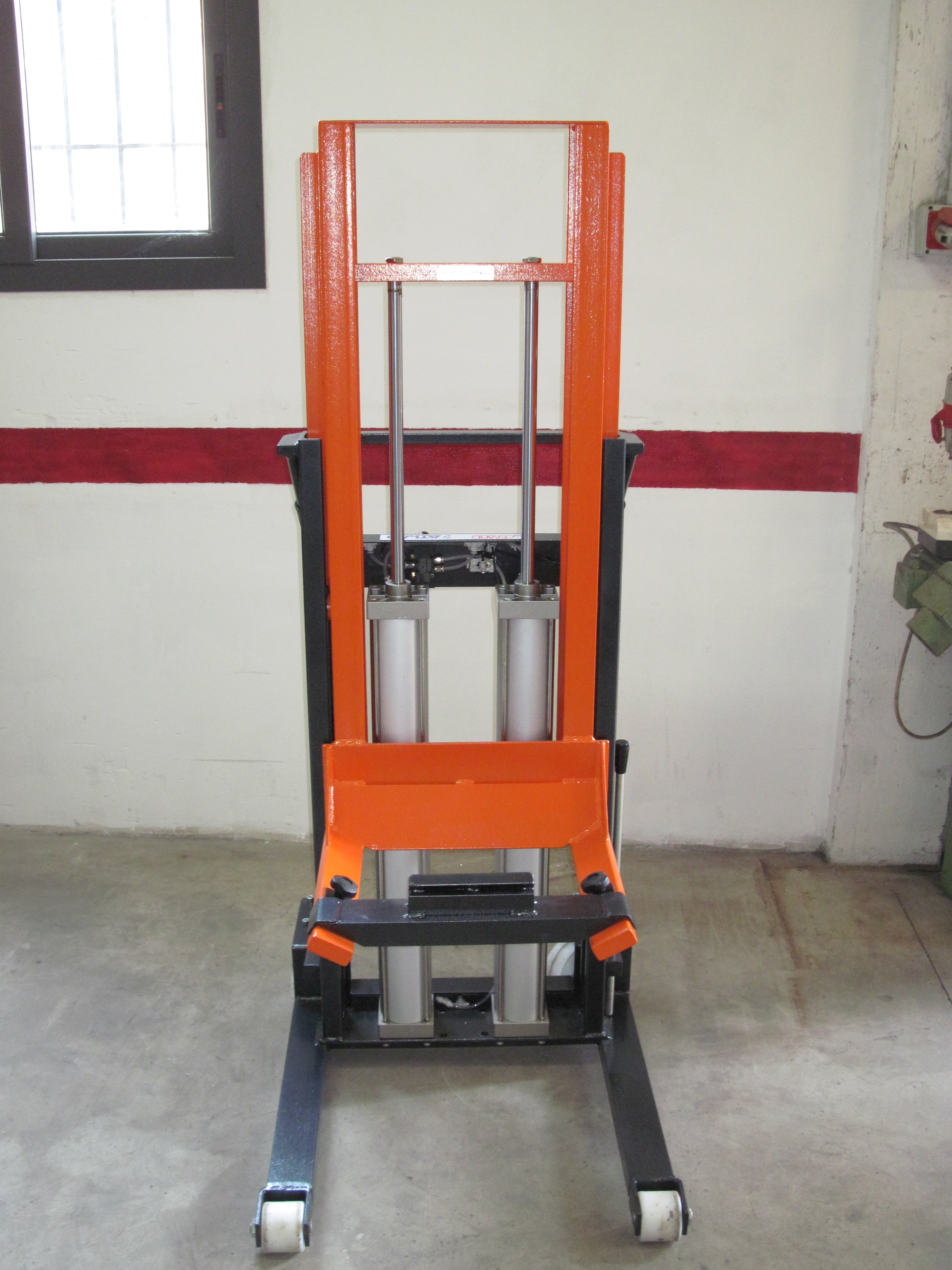 SOLLEVATORE PNEUMATICO ATLAS RAPID LIFT 2 CIL.